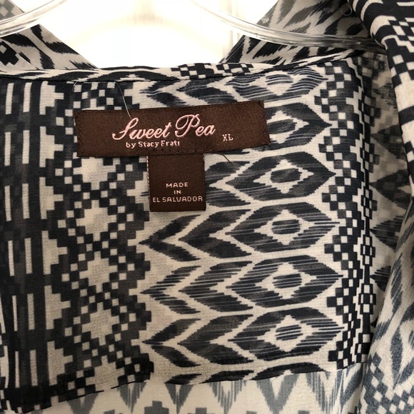 Sheer maternity button down blouse - Picture 2 of 4